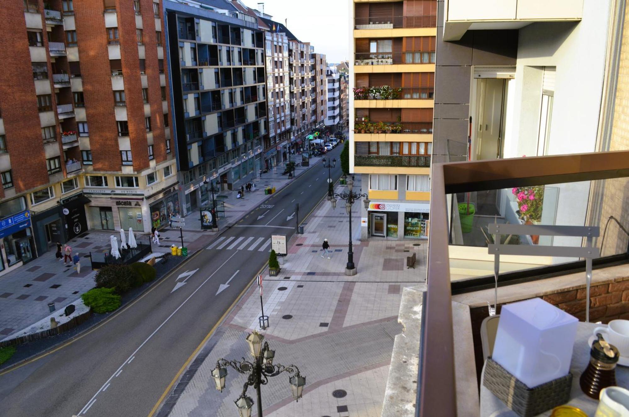 Explora Oviedo A Pie Lägenhet Exteriör bild